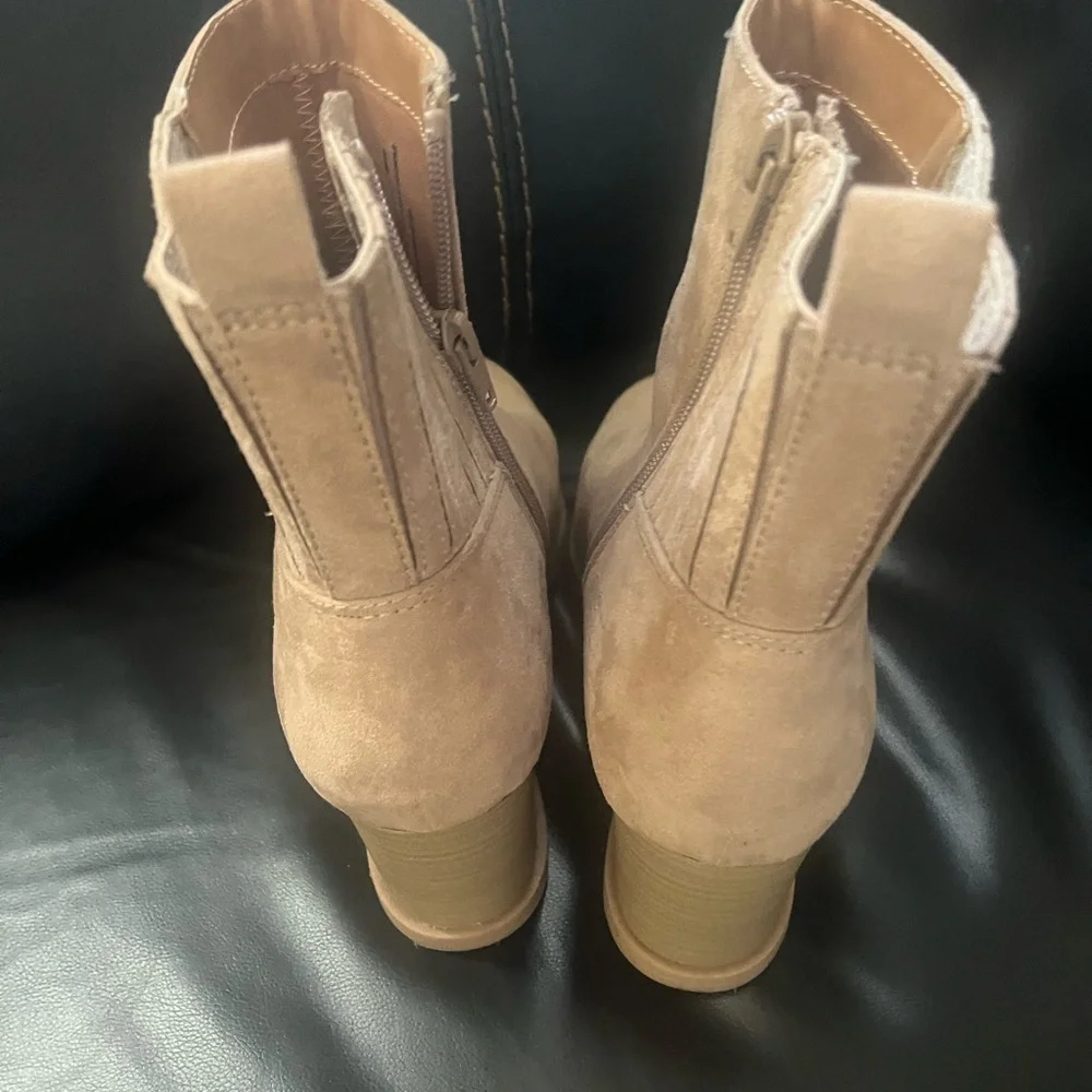 Universal Thread Beige Ankle Booties - Picture 4 of 7